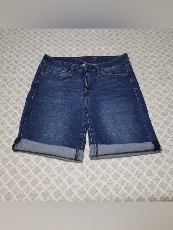 Seven7 Pants - Seven7 Women's Size 8- Blue Boyfriend Denim Short.